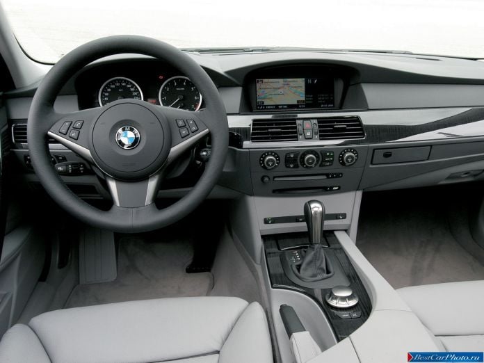 2004 BMW 5-series Touring - фотография 22 из 25 2004 BMW 5-series Touring - фотография 22 из 25