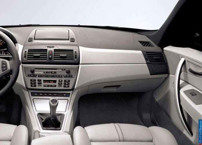 2004 BMW X3 3.0i - фотография 29 из 43 2004 BMW X3 3.0i - фотография 29 из 43