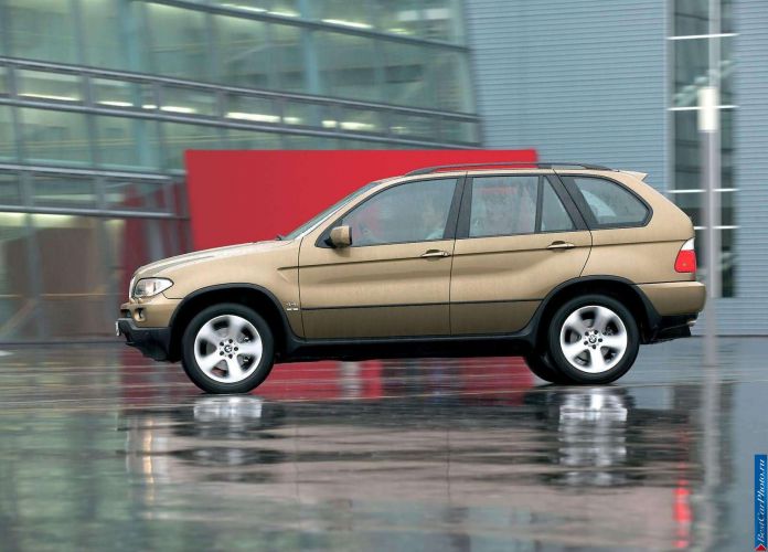 2004 BMW X5 4.4i - фотография 9 из 16