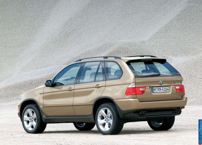 2004 BMW X5 4.4i - фотография 10 из 16 2004 BMW X5 4.4i - фотография 10 из 16