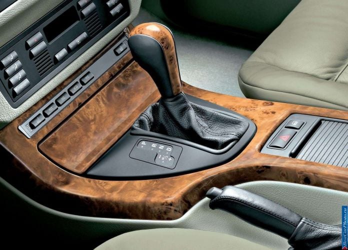 2004 BMW X5 4.4i - фотография 15 из 16