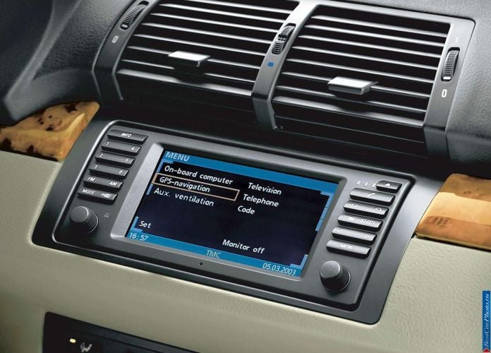 2004 BMW X5 4.4i - фотография 16 из 16 2004 BMW X5 4.4i - фотография 16 из 16