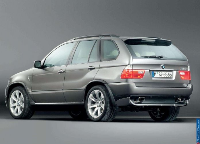 2004 BMW X5 4.8is - фотография 12 из 29