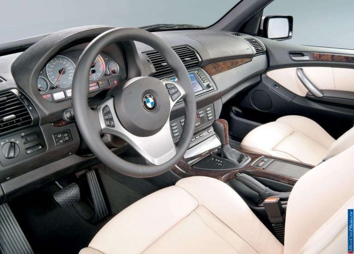 2004 BMW X5 4.8is - фотография 20 из 29