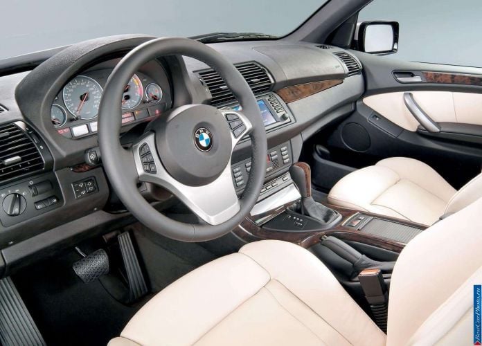 2004 BMW X5 4.8is - фотография 20 из 29 2004 BMW X5 4.8is - фотография 20 из 29