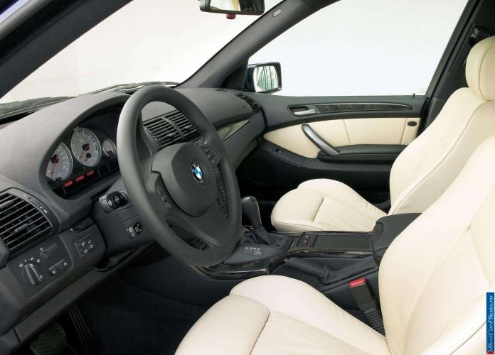 2004 BMW X5 4.8is - фотография 23 из 29