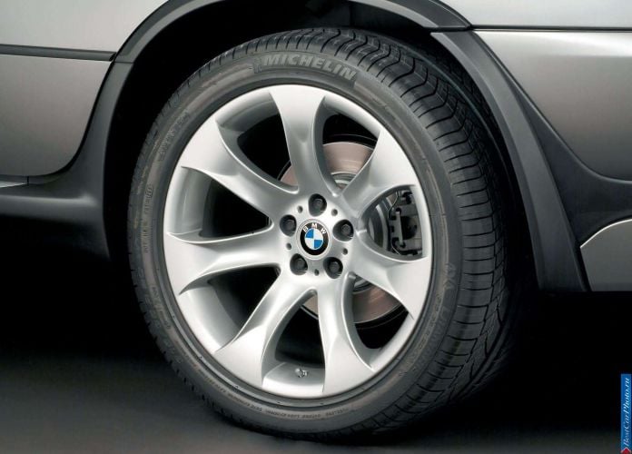 2004 BMW X5 4.8is - фотография 25 из 29 2004 BMW X5 4.8is - фотография 25 из 29