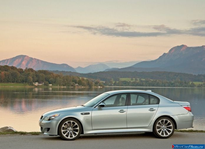 2005 BMW 5-series M Sedan - фотография 16 из 68 2005 BMW 5-series M Sedan - фотография 16 из 68