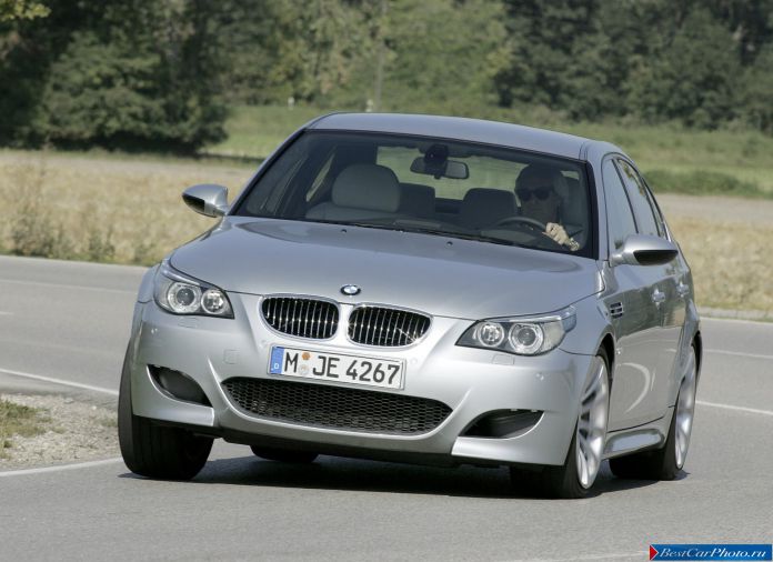 2005 BMW 5-series M Sedan - фотография 19 из 68 2005 BMW 5-series M Sedan - фотография 19 из 68