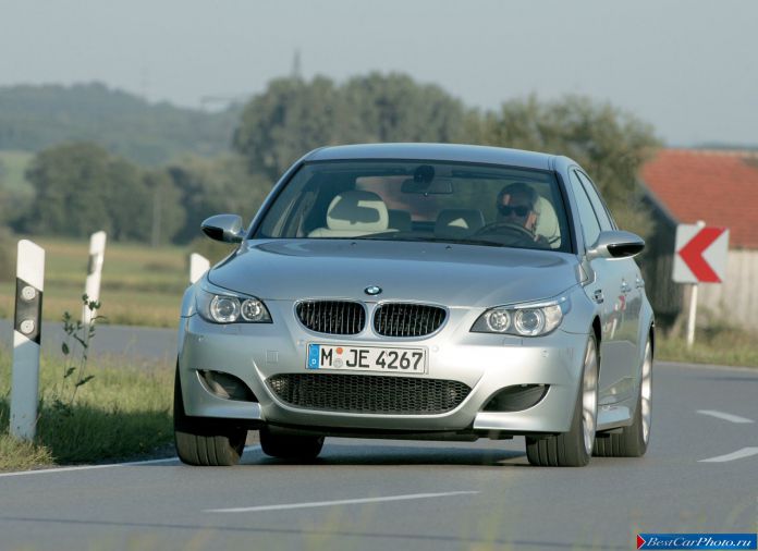 2005 BMW 5-series M Sedan - фотография 21 из 68 2005 BMW 5-series M Sedan - фотография 21 из 68