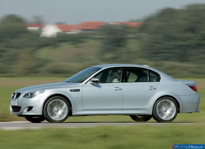 2005 BMW 5-series M Sedan - фотография 24 из 68 2005 BMW 5-series M Sedan - фотография 24 из 68