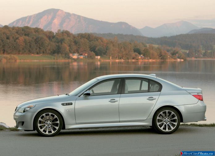 2005 BMW 5-series M Sedan - фотография 25 из 68 2005 BMW 5-series M Sedan - фотография 25 из 68