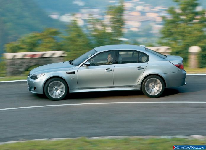 2005 BMW 5-series M Sedan - фотография 26 из 68 2005 BMW 5-series M Sedan - фотография 26 из 68
