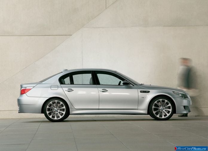 2005 BMW 5-series M Sedan - фотография 31 из 68 2005 BMW 5-series M Sedan - фотография 31 из 68