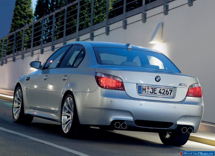 2005 BMW 5-series M Sedan - фотография 34 из 68 2005 BMW 5-series M Sedan - фотография 34 из 68