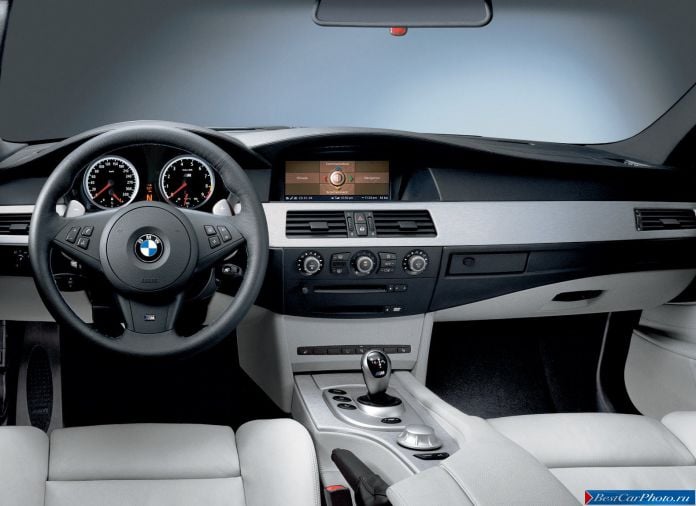 2005 BMW 5-series M Sedan - фотография 52 из 68 2005 BMW 5-series M Sedan - фотография 52 из 68