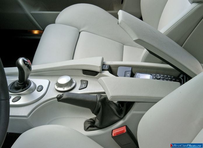2005 BMW 5-series M Sedan - фотография 56 из 68 2005 BMW 5-series M Sedan - фотография 56 из 68