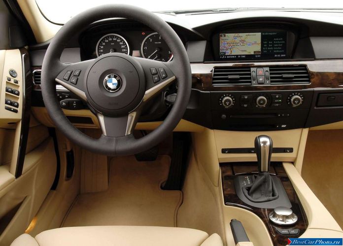 2005 BMW 530d Touring - фотография 23 из 39 2005 BMW 530d Touring - фотография 23 из 39