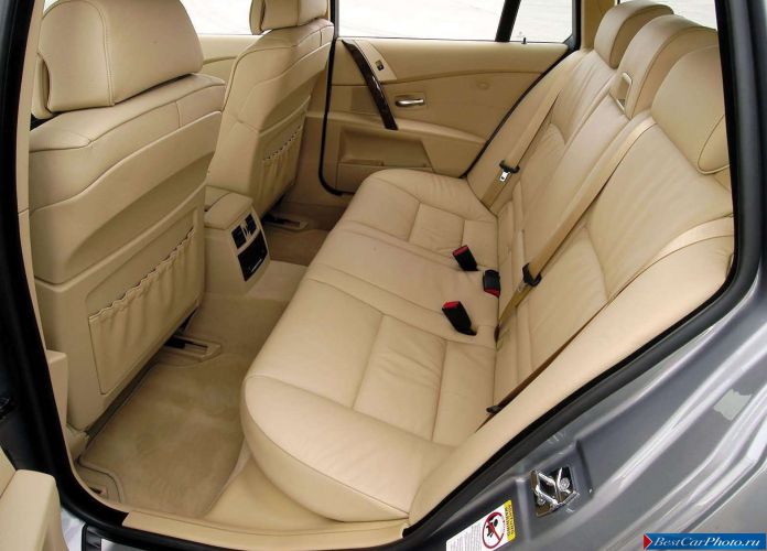 2005 BMW 530d Touring - фотография 25 из 39 2005 BMW 530d Touring - фотография 25 из 39