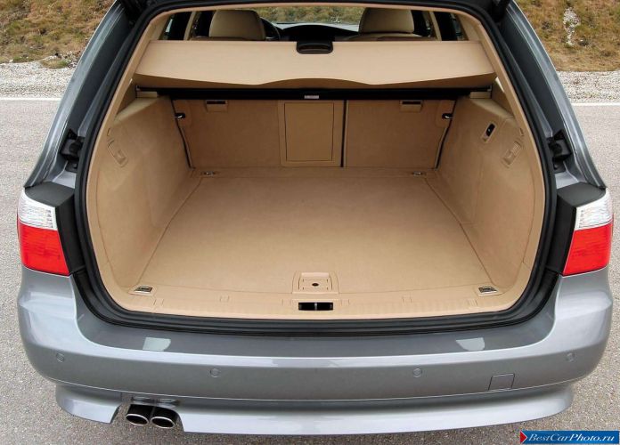 2005 BMW 530d Touring - фотография 27 из 39