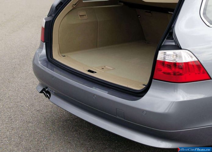 2005 BMW 530d Touring - фотография 31 из 39 2005 BMW 530d Touring - фотография 31 из 39