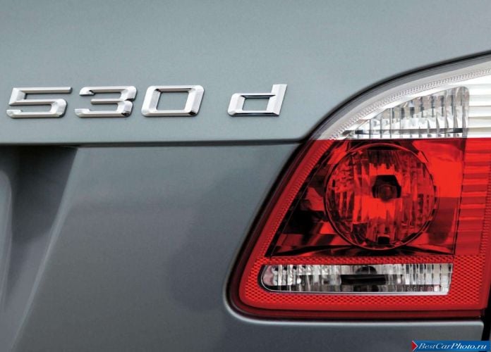 2005 BMW 530d Touring - фотография 35 из 39