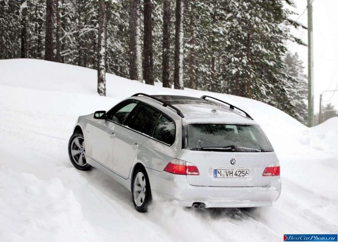 2005 BMW 530xi Touring - фотография 10 из 10