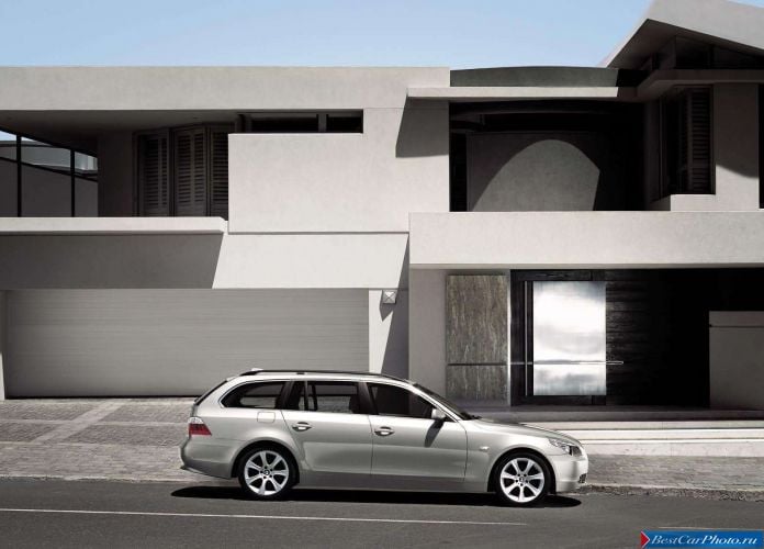 2005 BMW 545i Touring - фотография 12 из 51