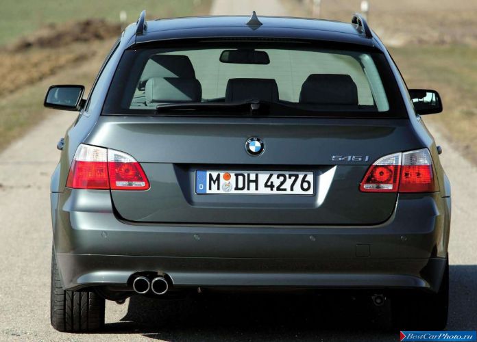2005 BMW 545i Touring - фотография 22 из 51