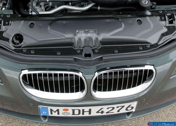 2005 BMW 545i Touring - фотография 40 из 51 2005 BMW 545i Touring - фотография 40 из 51