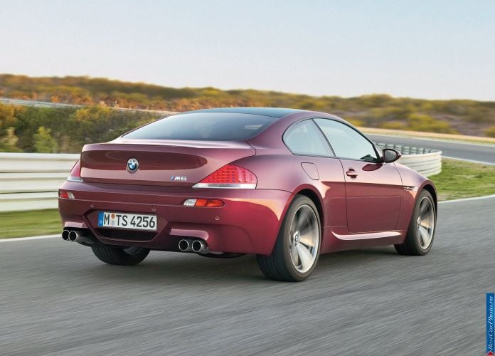 2005 BMW 6-series M Coupe - фотография 33 из 88 2005 BMW 6-series M Coupe - фотография 33 из 88