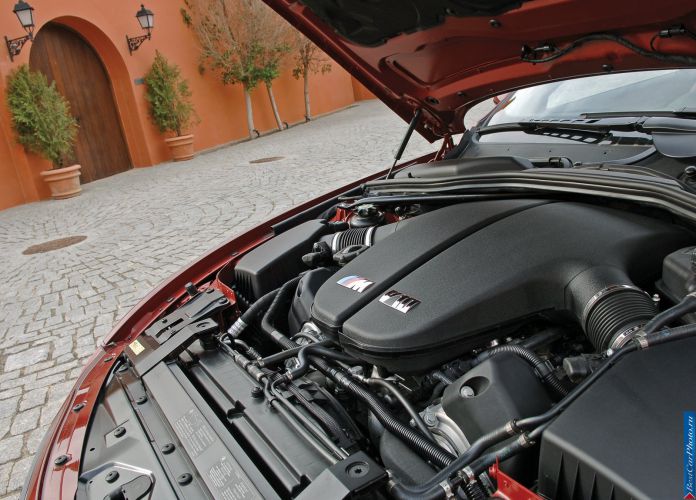 2005 BMW 6-series M Coupe - фотография 77 из 88 2005 BMW 6-series M Coupe - фотография 77 из 88