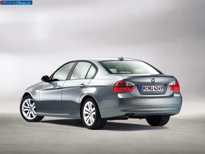 2006 BMW 320d Sedan - фотография 17 из 26