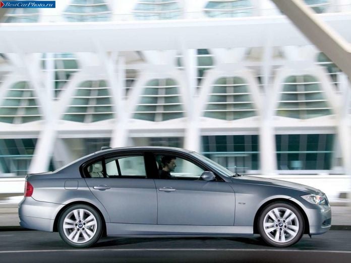 2006 BMW 320d Sedan - фотография 19 из 26