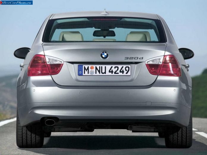 2006 BMW 320d Sedan - фотография 22 из 26
