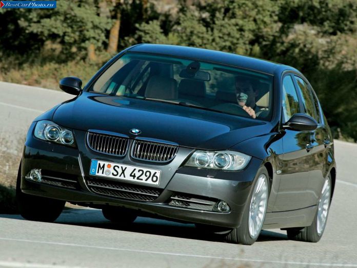 2006 BMW 330i Sedan - фотография 8 из 28