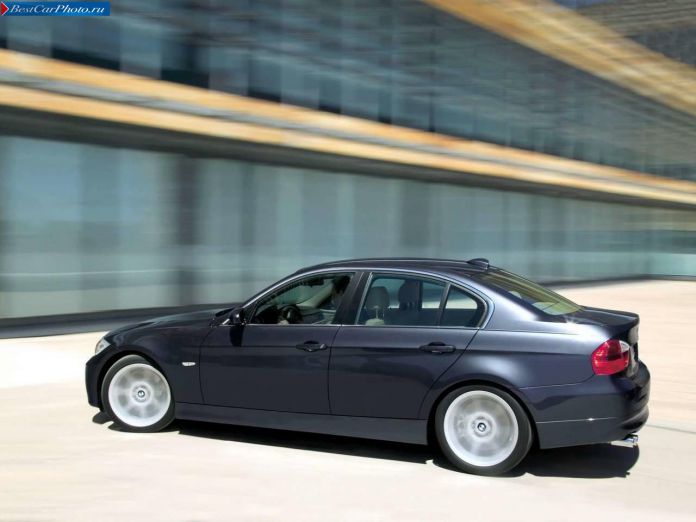 2006 BMW 330i Sedan - фотография 16 из 28