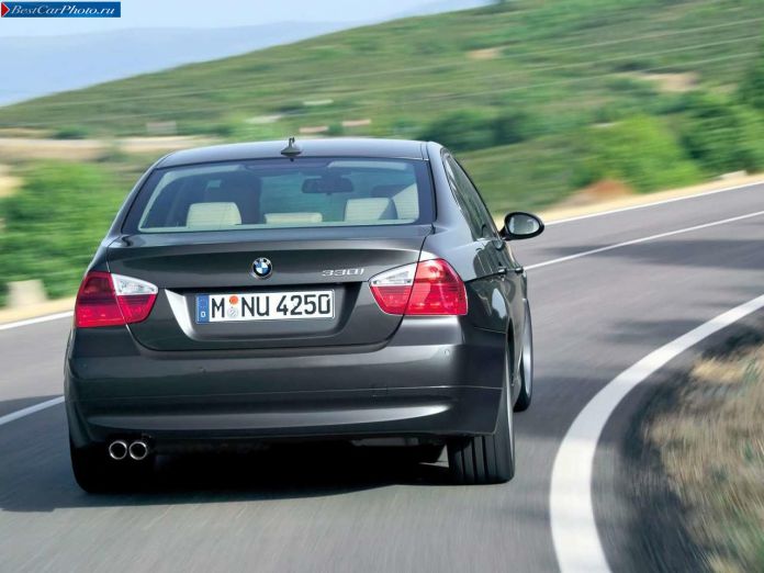 2006 BMW 330i Sedan - фотография 21 из 28