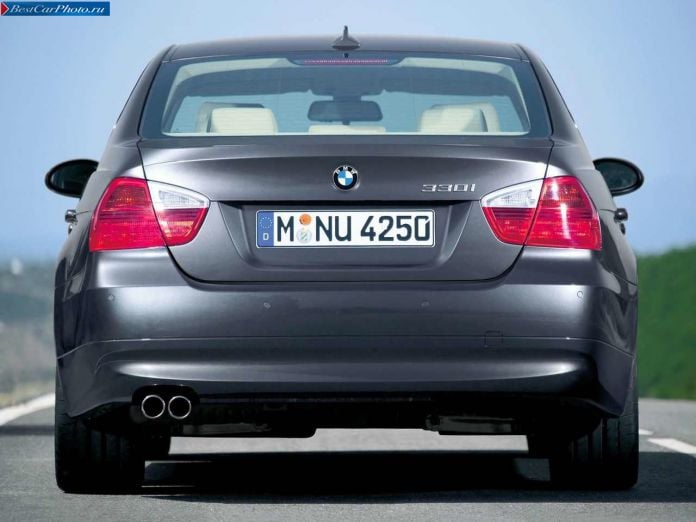 2006 BMW 330i Sedan - фотография 22 из 28 2006 BMW 330i Sedan - фотография 22 из 28