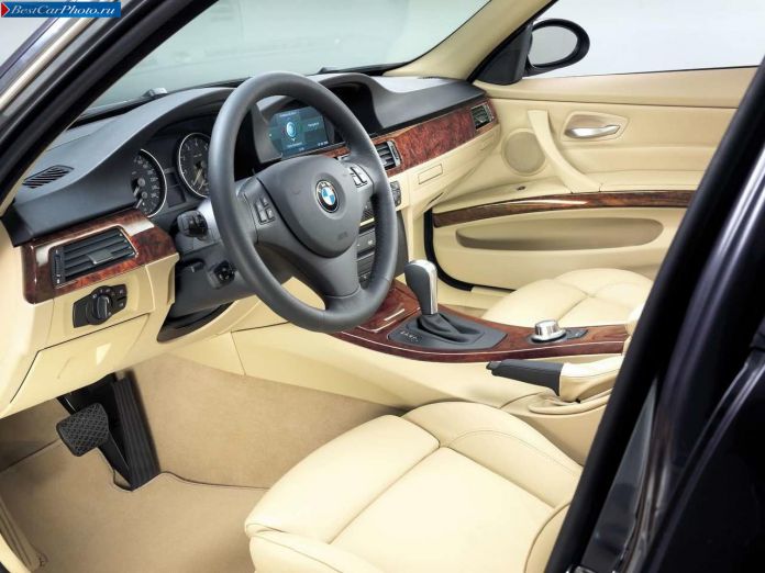 2006 BMW 330i Sedan - фотография 24 из 28 2006 BMW 330i Sedan - фотография 24 из 28