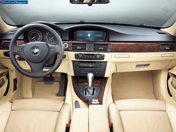 2006 BMW 330i Sedan - фотография 25 из 28 2006 BMW 330i Sedan - фотография 25 из 28