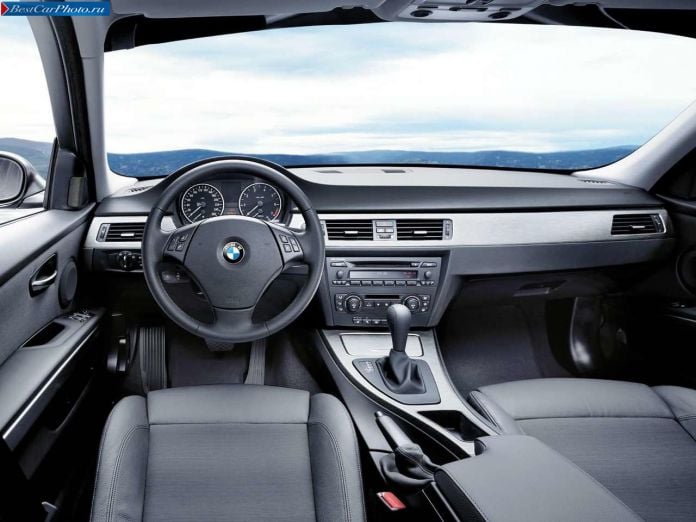 2006 BMW 330i Sedan - фотография 27 из 28 2006 BMW 330i Sedan - фотография 27 из 28