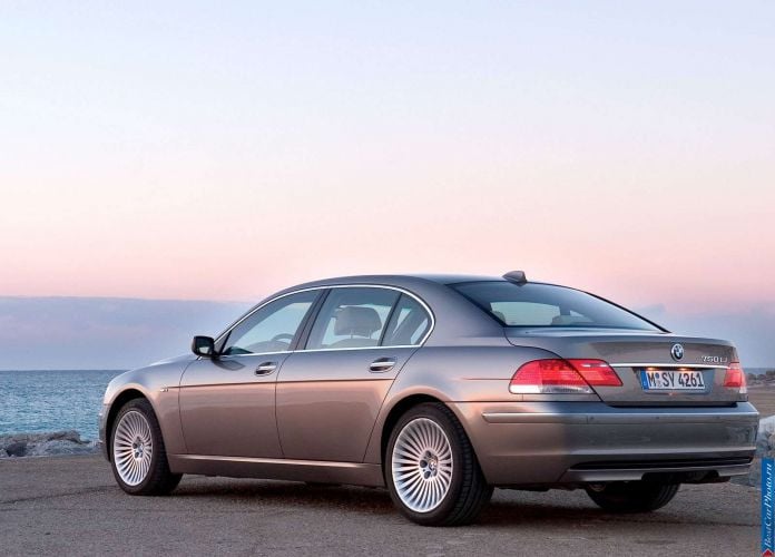 2006 BMW 750Li - фотография 14 из 40 2006 BMW 750Li - фотография 14 из 40