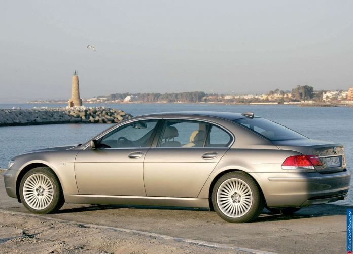 2006 BMW 750Li - фотография 23 из 40 2006 BMW 750Li - фотография 23 из 40