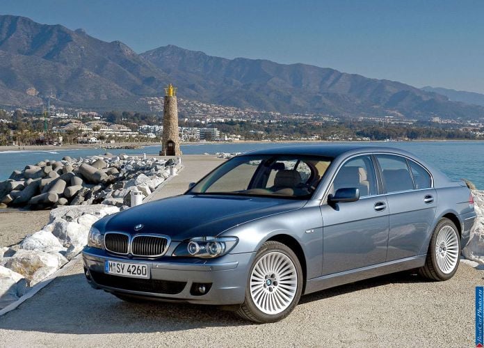 2006 BMW 750i - фотография 1 из 19 2006 BMW 750i - фотография 1 из 19