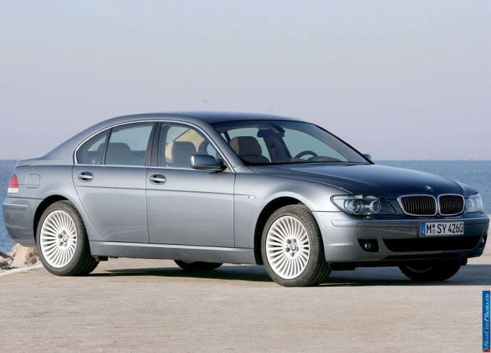 2006 BMW 750i - фотография 8 из 19 2006 BMW 750i - фотография 8 из 19