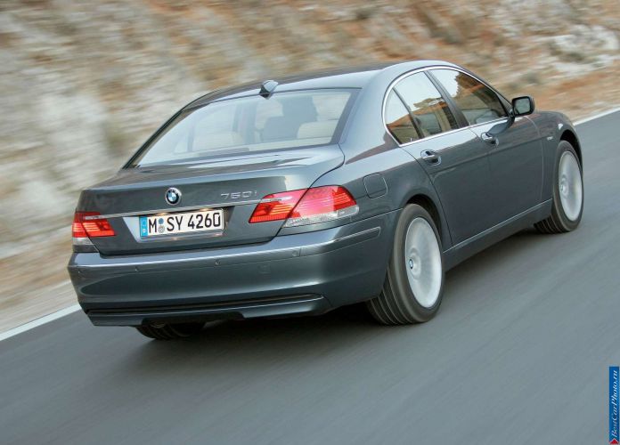 2006 BMW 750i - фотография 13 из 19 2006 BMW 750i - фотография 13 из 19