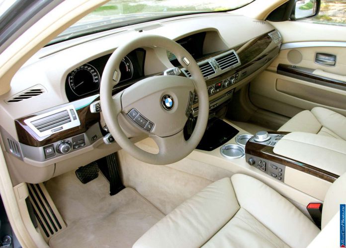 2006 BMW 750i - фотография 16 из 19