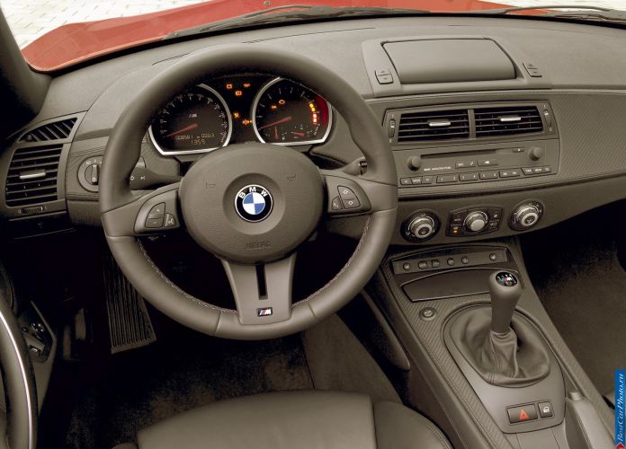 2006 BMW Z4 M Roadster - фотография 37 из 39 2006 BMW Z4 M Roadster - фотография 37 из 39