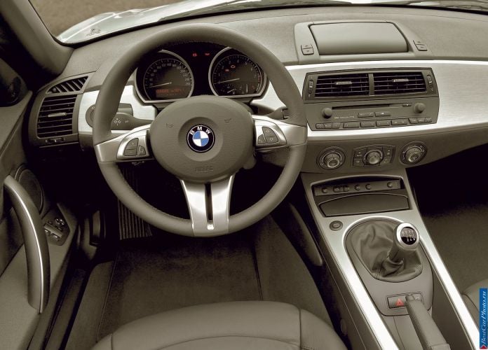 2006 BMW Z4 Roadster - фотография 29 из 32 2006 BMW Z4 Roadster - фотография 29 из 32